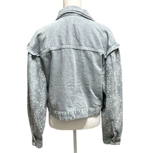 Embroidered jean Jacket New With Tags floral design boho ruffle sleeve sz Large - Picture 7 of 10